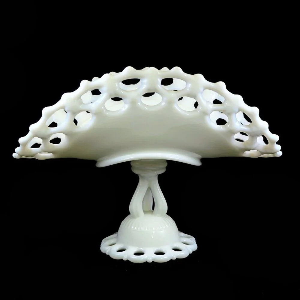 Westmoreland Doric Milk Glass Banana Stand Mid-Century Lace Edged Serveware - Picture 3 of 6